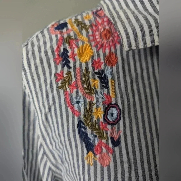 Velvet Heart Gray and White Stripe Long Sleeve Button Down with Embroidered Deta - Picture 3 of 11